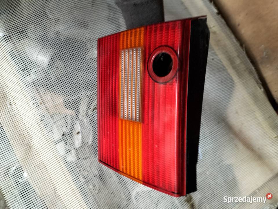 PASSAT B4 KOMBI LAMPA TYŁ TYLNA KLAPA Motoryzacja Kamień-Kolonia