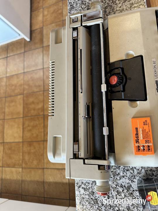 Maszyna do pisania Olivetti Lexikon 82 electric Antyki Chorzów