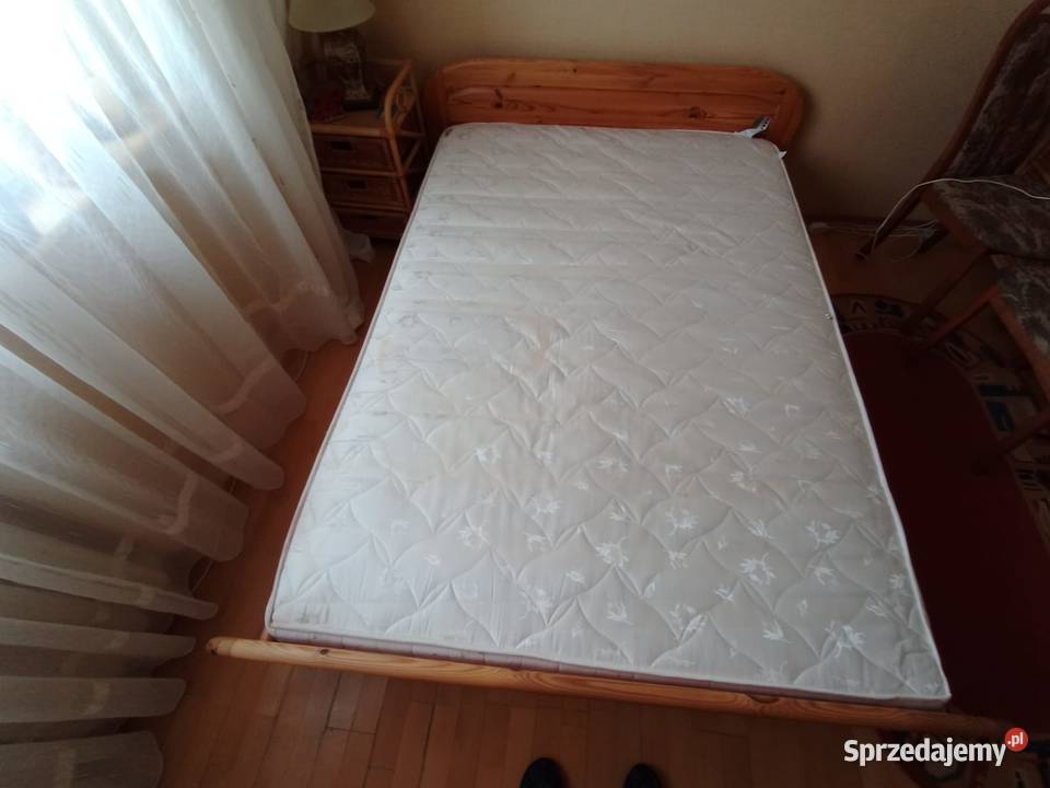 Łóżko drewniane z materacem Szczecin