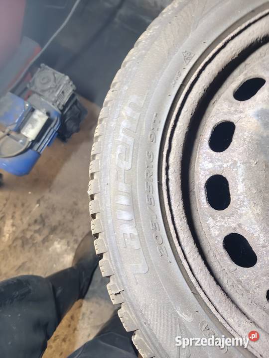 Sprzedam koła zimowe 16 z praktycznie nowymi Parkoszowice sprzedam