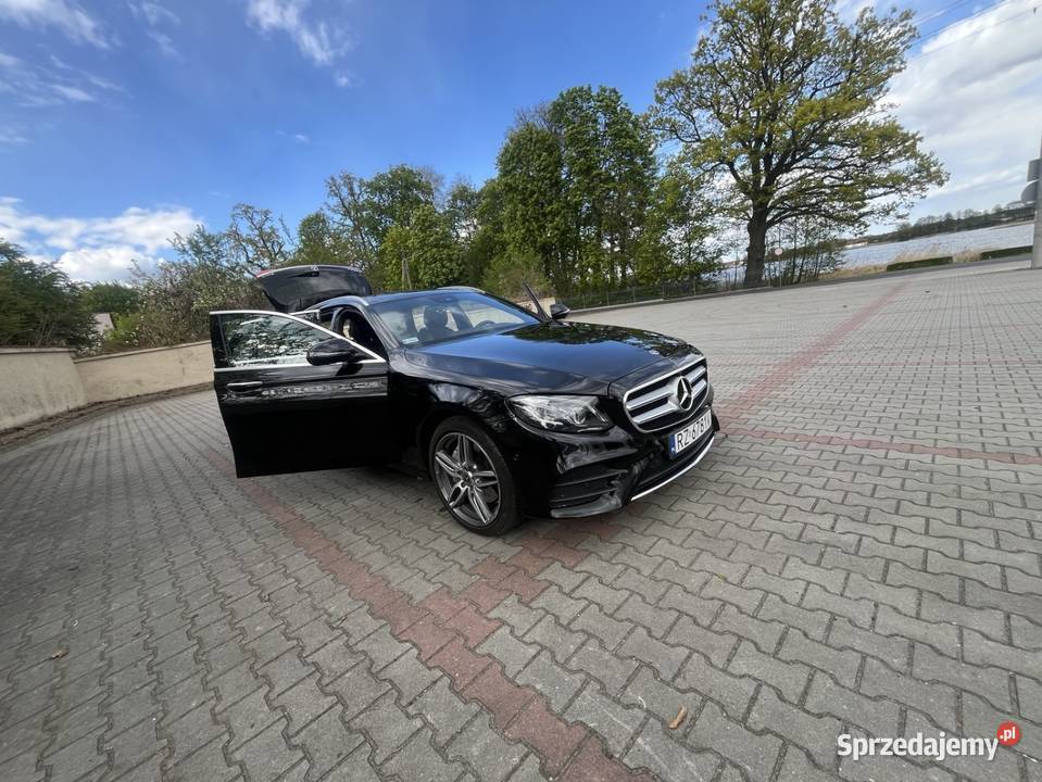 Mercedes E220d 4 matic AMG Niski przebieg salon Leszno