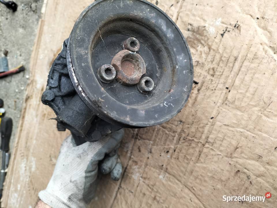 AUDI 80B4 80 B4 19TDI 19 TDI 037121013A POMPA Kamień-Kolonia