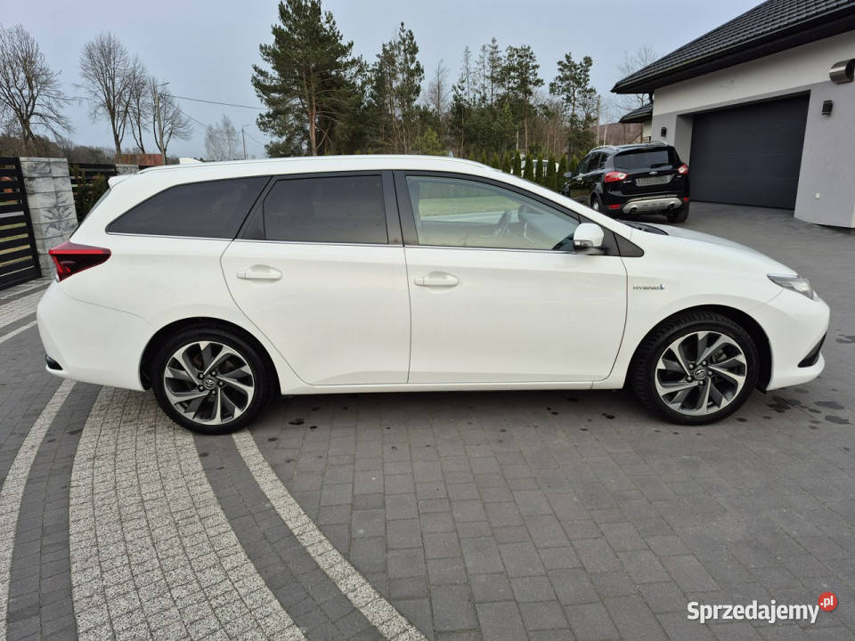 Toyota Auris 18 hybrid climatronic kamera grzane Auris lubelskie sprzedam