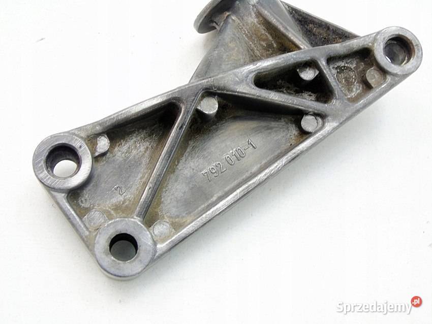 ŁAPA WSPORNIK ROLKI SILNIKA 25 TD DISCOVERY II