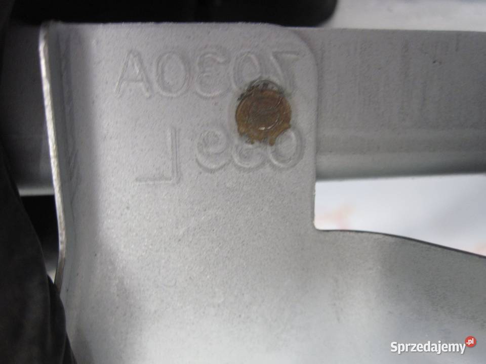 OUTLANDER LIFT II 11r kurtyna prawa 610880800B osobowe