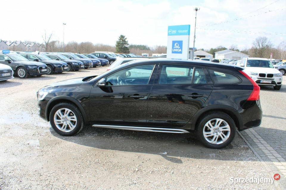 Volvo V60 Cross Country Momentum 190HP Fvat Warszawa