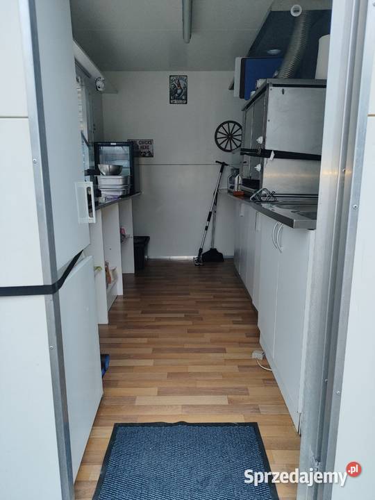 Przyczepa gastronomiczna Food Truckz odbiorem Wrocław