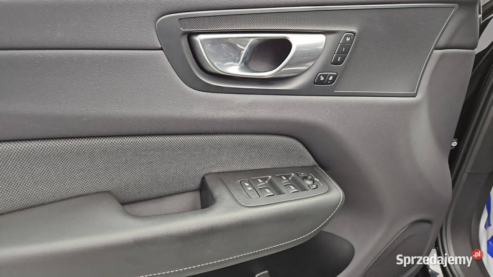 Volvo XC 60 B4 B Plus Bright aut Z Polskiego pełny VAT