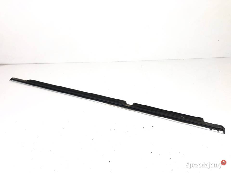 LISTWA ZGARNIAJĄCA TYŁ PRAWY MERCEDES X204
