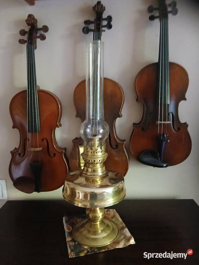 Mosiezna lampa naftowa