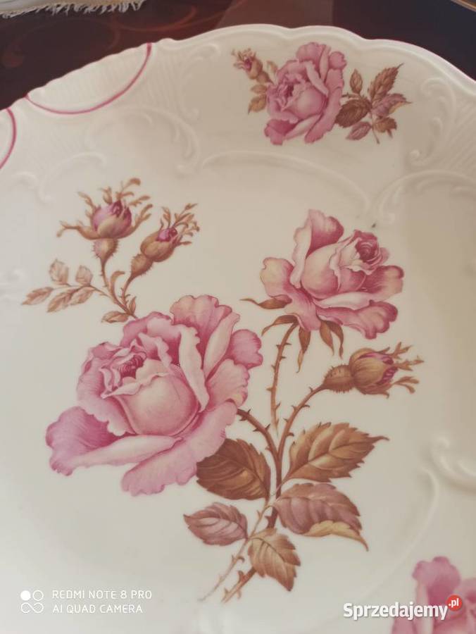 Patera z bordowymi różami Roschutzer
W kolorze Gdańsk
