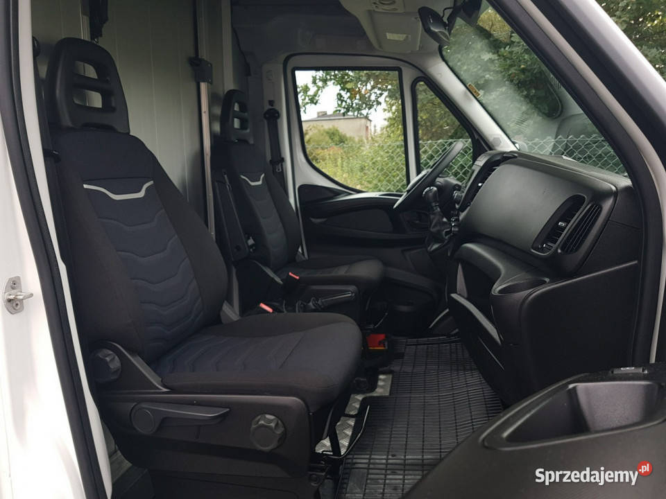 Iveco Daily KONTENER NISKOPODŁOGOWY 444x223x242 110881km