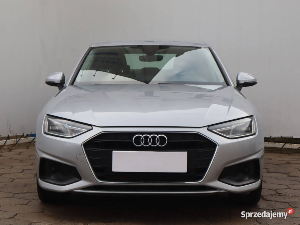 Audi A4 35 TFSI srebrny