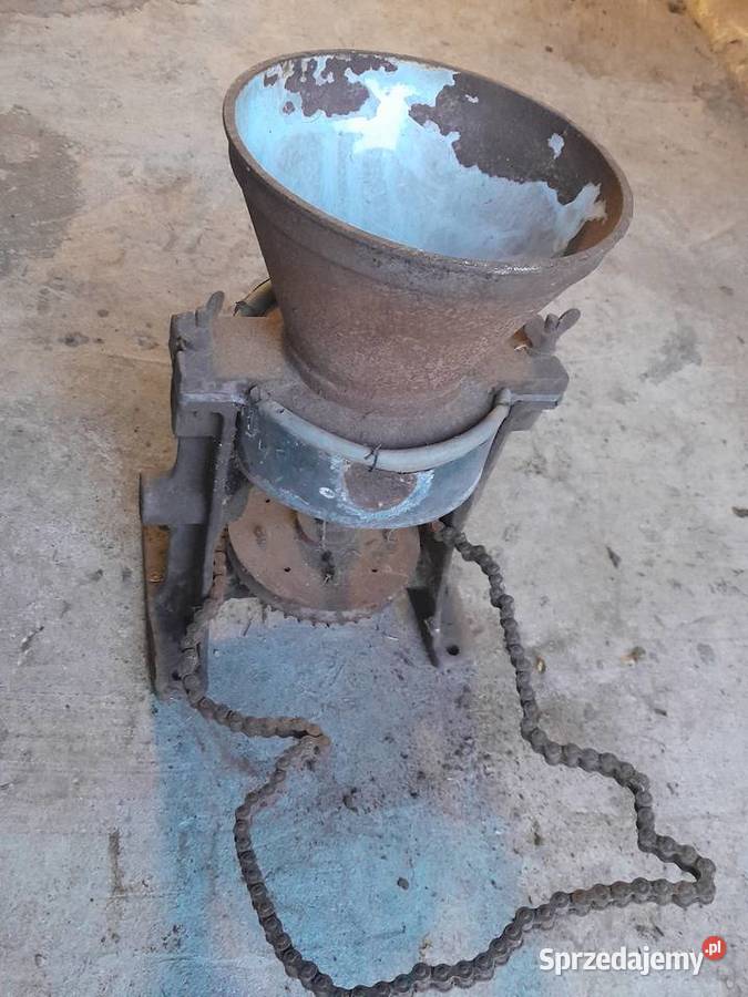 Stary młynek śrutownik zabytek do odswieżenia Pozostałe Dąbrowa Górnicza