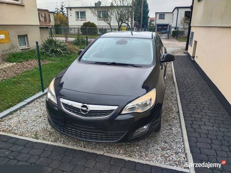 Opel Astra 14 Turbo 140 2012r Bogate wyposażenie manualna Syców sprzedam