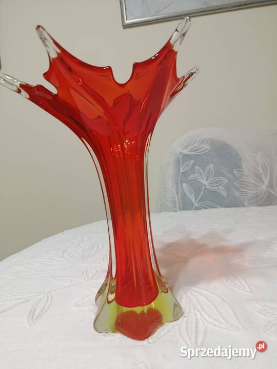 Czerwony uranowy wazon Murano Warszawa
