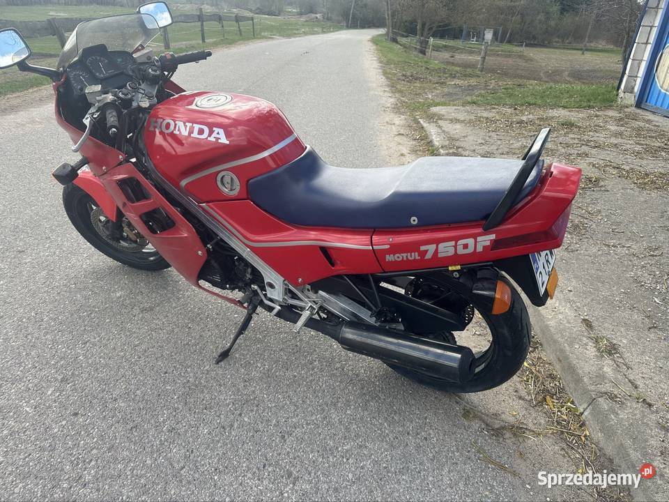Honda VFR 750F Olecko