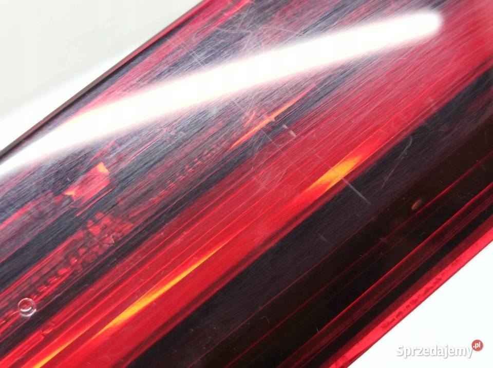 LAMPA TYŁ W KLAPĘ LEWA EU SEDAN Volvo S60 III