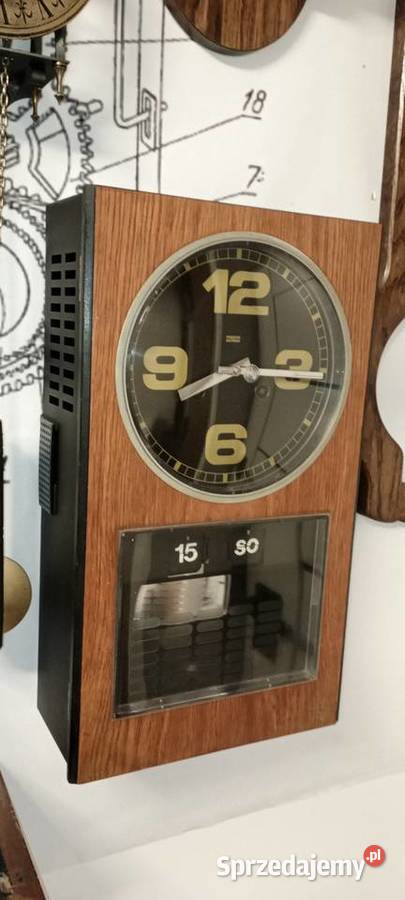 Zegar ścienny Metron z datownikiem 1980 r Żary
