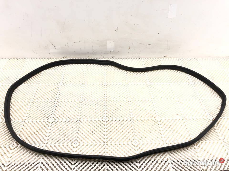 USZCZELKA KLAPY BAGAŻNIKA MERCEDES X204 SUV 0815 osobowe sprzedam