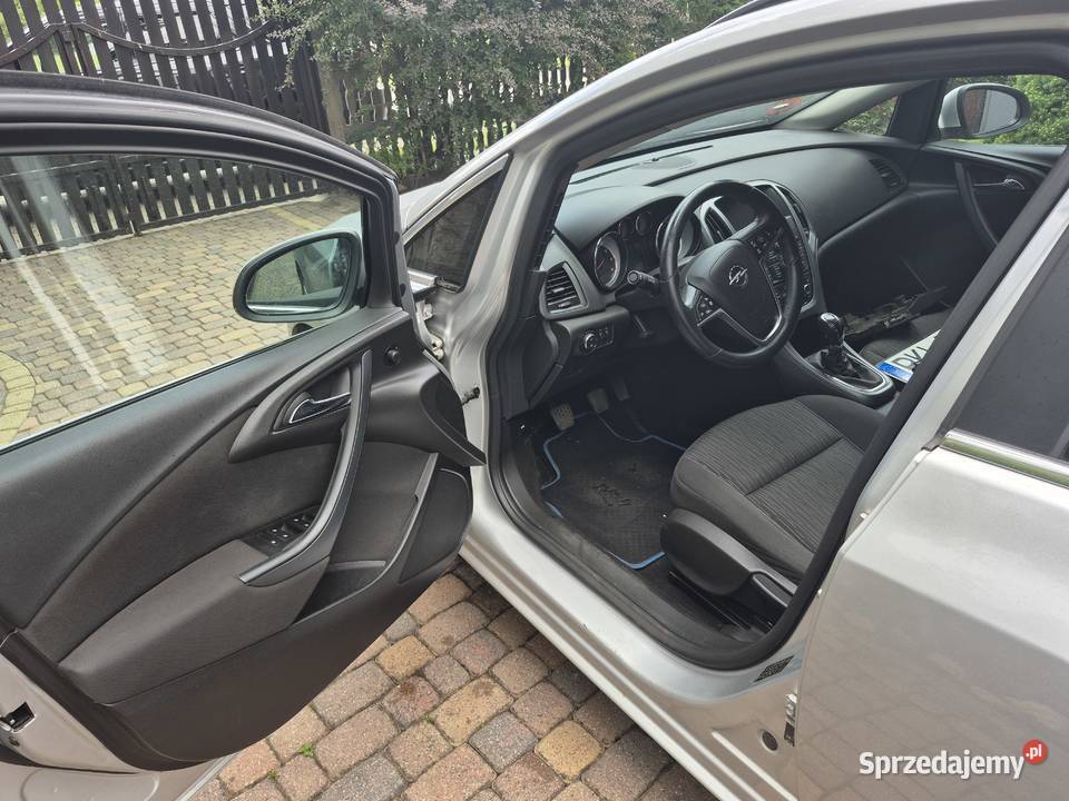 Opel Astra J Kombi Lift 16 CDTI 136 2016 136KM łódzkie