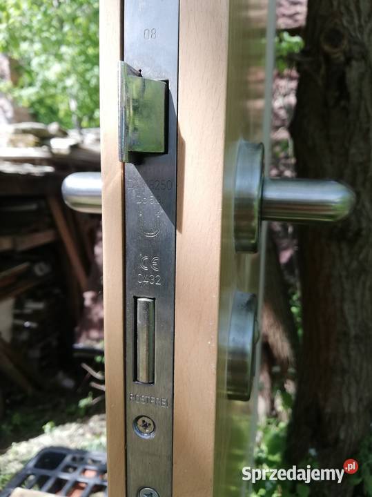 drzwi drewniane solidne z ościeżnicami 208.5cm