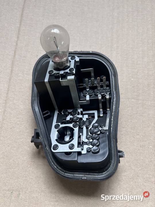 Wkład lampy lewy tył Audi a6c6 kombi 89033806 osobowe kujawsko-pomorskie Grudziądz