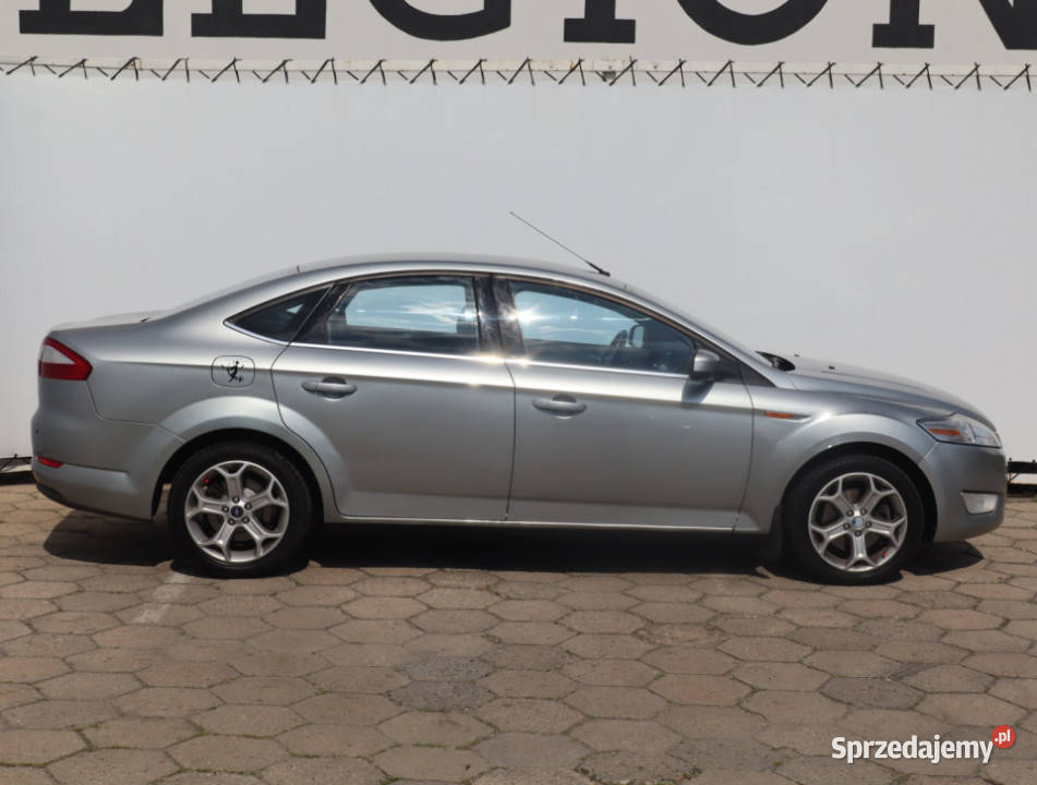 Ford Mondeo 20 TDCi światła przeciwmgielne Łódź