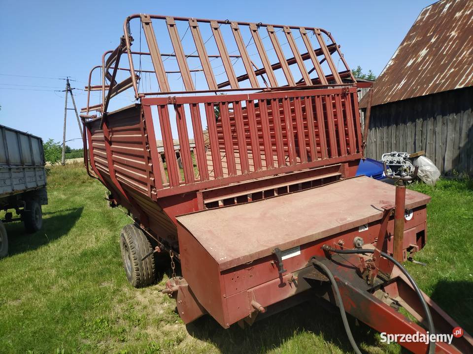 Przyczepa samozbierająca do sianokiszonki T055 Maszyny zielonkowe Dybów