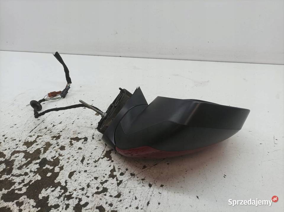LUSTERKO LEWE 9 PIN Peugeot 5008 I 2009