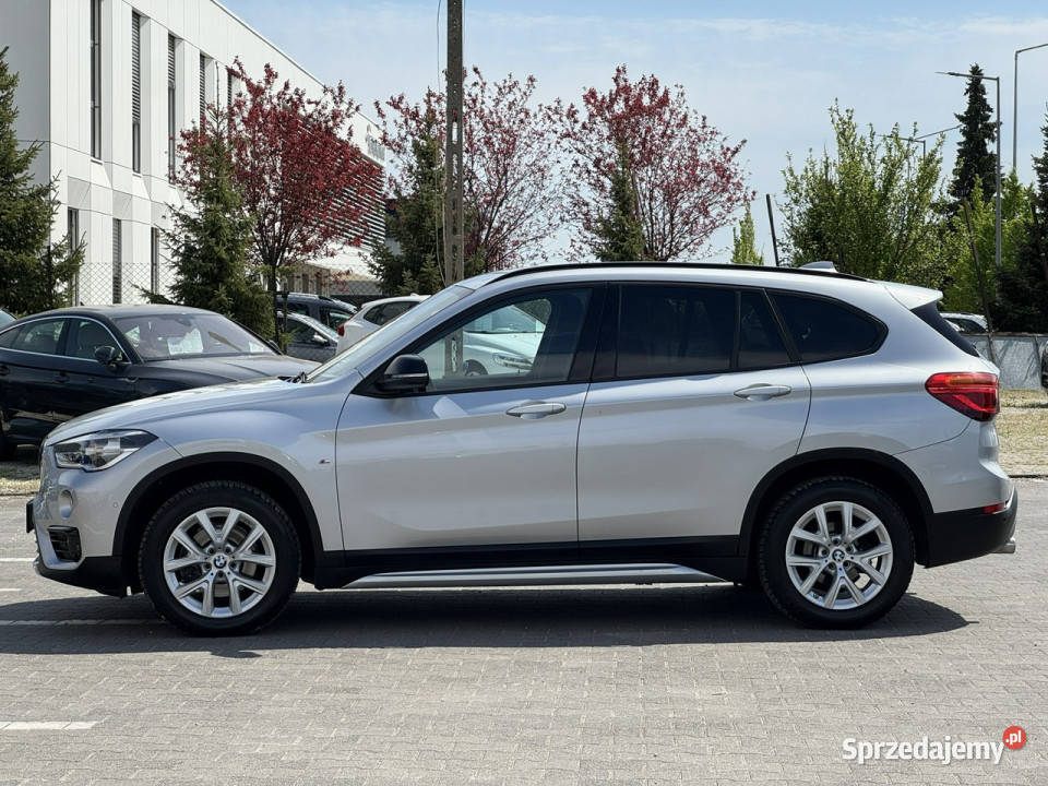 BMW X1 FILMAutomatNISKI PRZEBIEGSport LineRoczna wielofunkcyjna kierownica