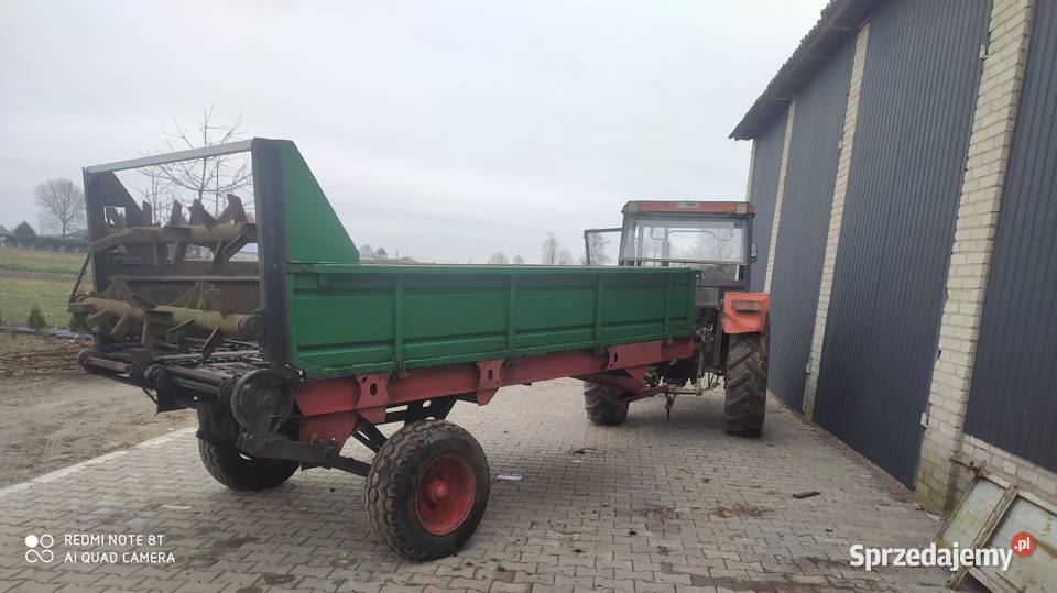 Rozrzutnik obornika w stanie z wałkiem w