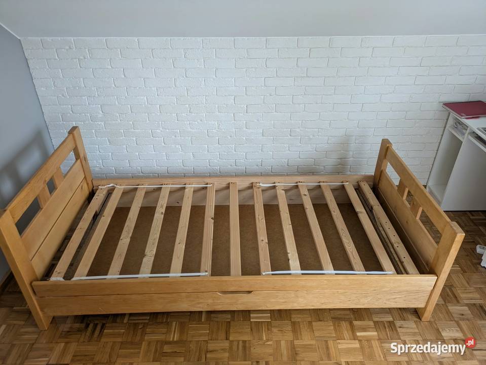 Łóżko drewniane pojedyncze