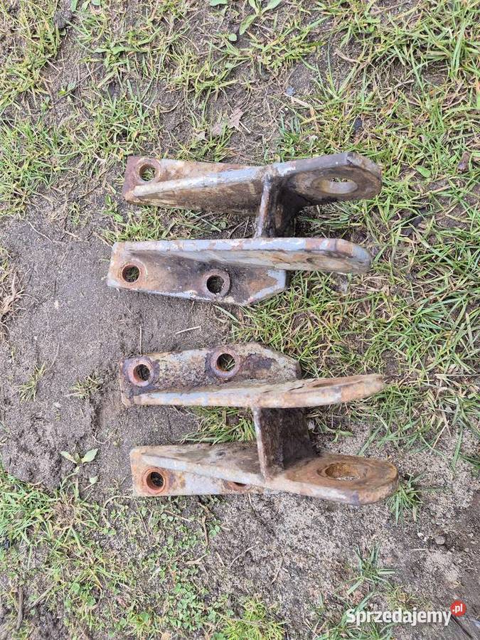 Ursus C330 mocowanie cięgła dolnego podnośnika Bucze