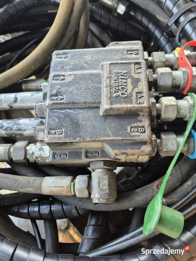 Rozdzielacz hydrauliczny do tura faucheuxa stoll Hydraulika Turek
