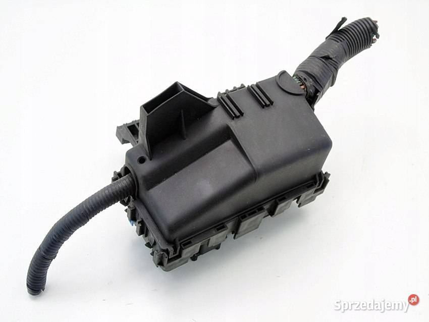 SKRZYNKA BEZPIECZNIKOWA NISSAN ALMERA TINO 2002 Pozostałe Części samochodowe śląskie Sosnowiec