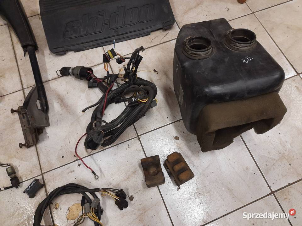 Skuter śnieżny Ski doo rotax 380 części oparcie Jelenia Góra sprzedam