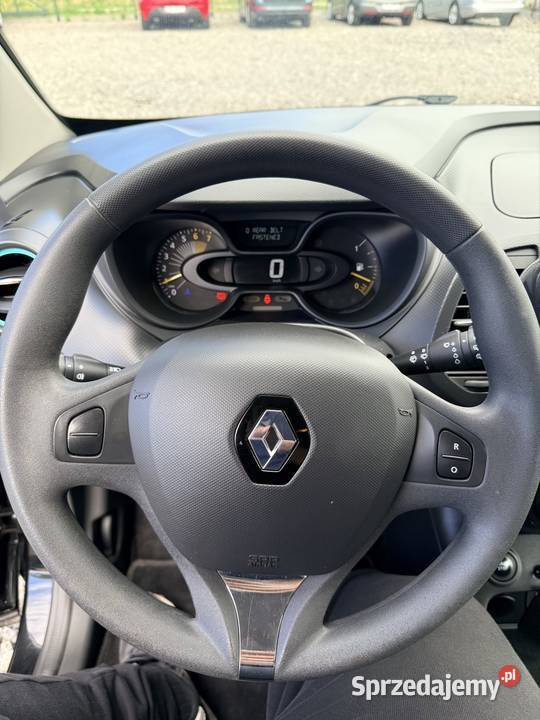 Renault Captur benzyna 2016r VAT marża Tomaszów Lubelski sprzedam