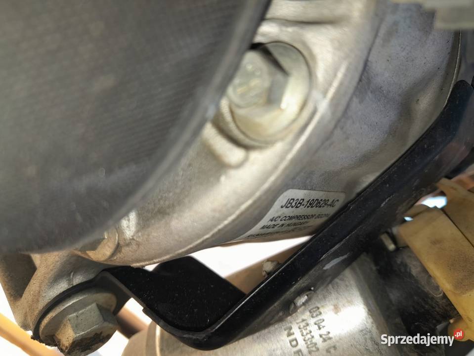 Sprężarka klimatyzacji Ford Ranger JB3B19D629AC Części samochodowe mazowieckie Radom