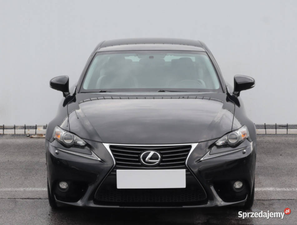 Lexus IS 200t światła przeciwmgielne