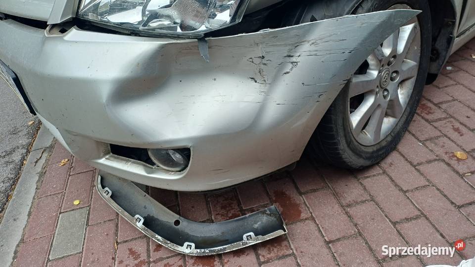 Uszkodzona stłuczce Toyota Corolla Verso