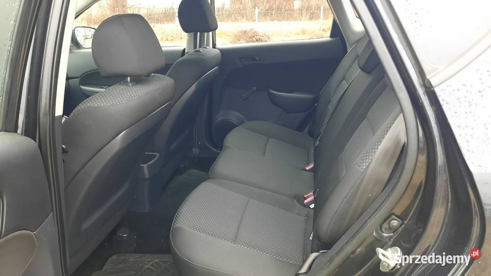 Hyundai i30 Lift 14 16V Benzyna Klima sprawna czarny lubelskie Kraśnik sprzedam