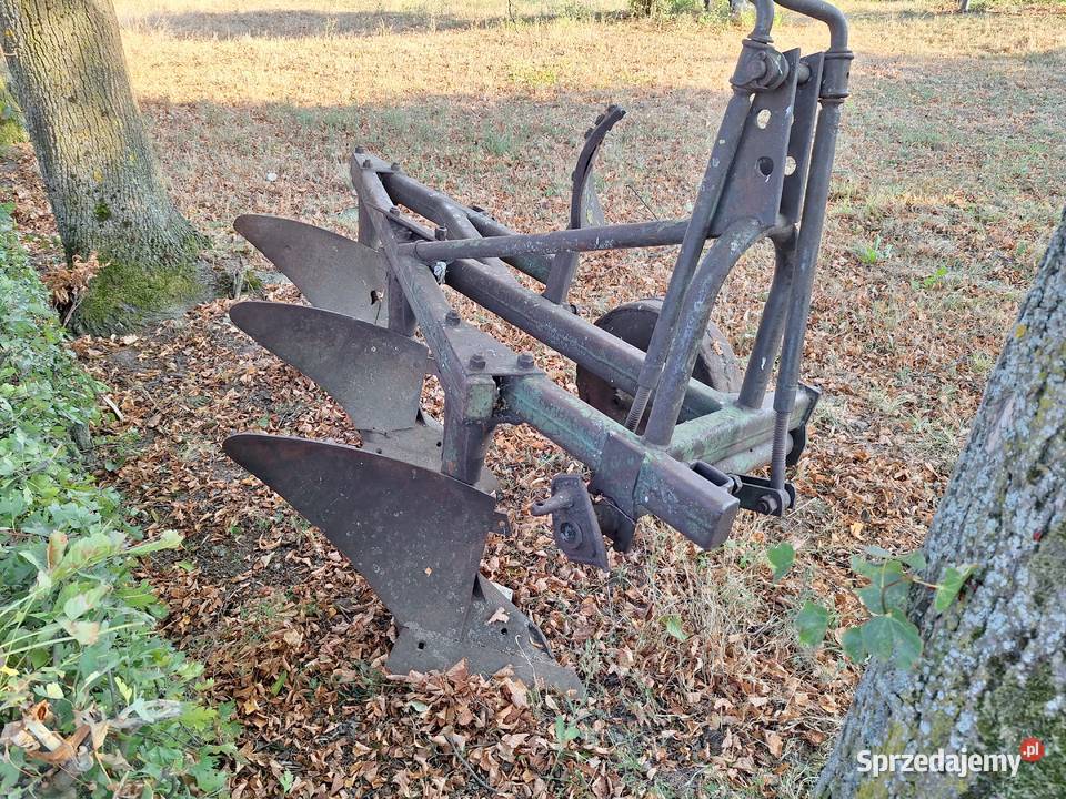 Pług trzy skibowy Ciechanów
