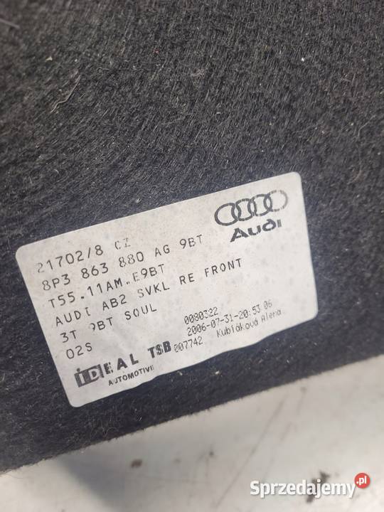 TAPICERKA BOCZEK BAGAŻNIKA AUDI A3 8P Przystajń
