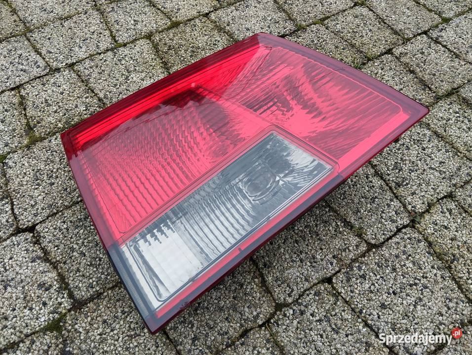 Lampa Opel Vectra C kombi lewa klapa bagażnika Kamieniec