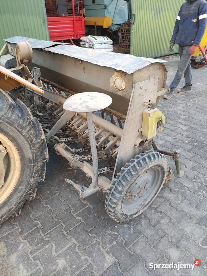 Siewnik zbożowy Poznaniak z dociskiem Iłża
