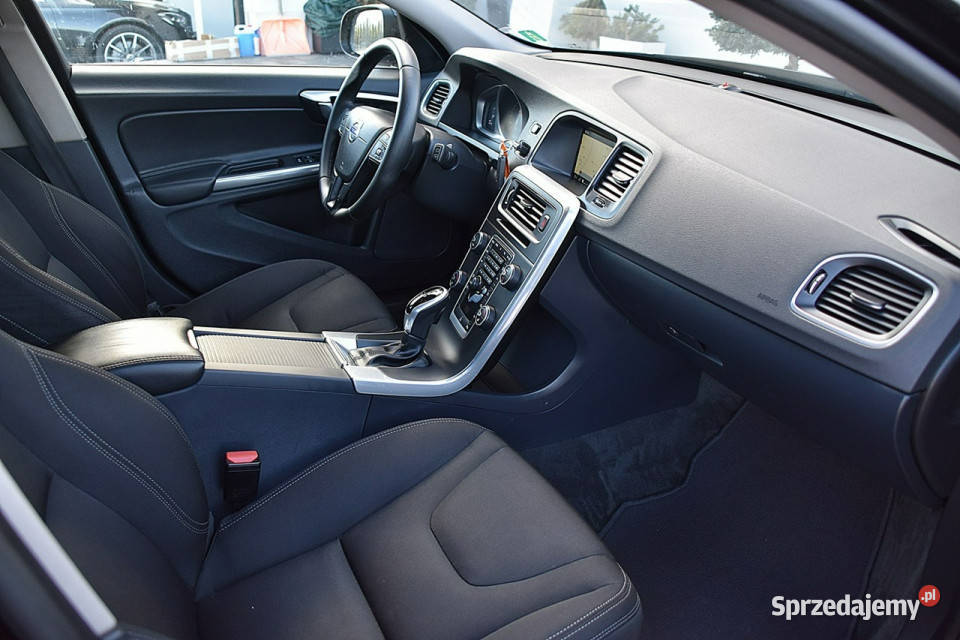 Volvo V60 20D3 150 Navi Alu Led Podg Fotele Nowe Kucice