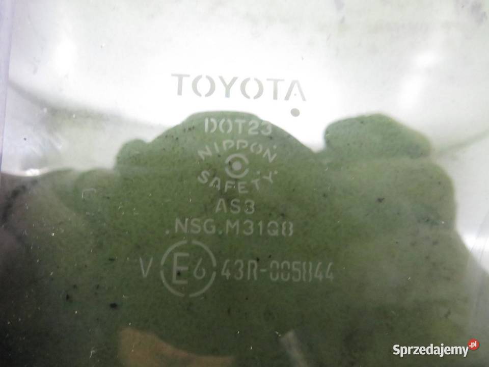 SZYBA KAROSERYJNA PRAWA TYŁ TOYOTA RAV 4 IV