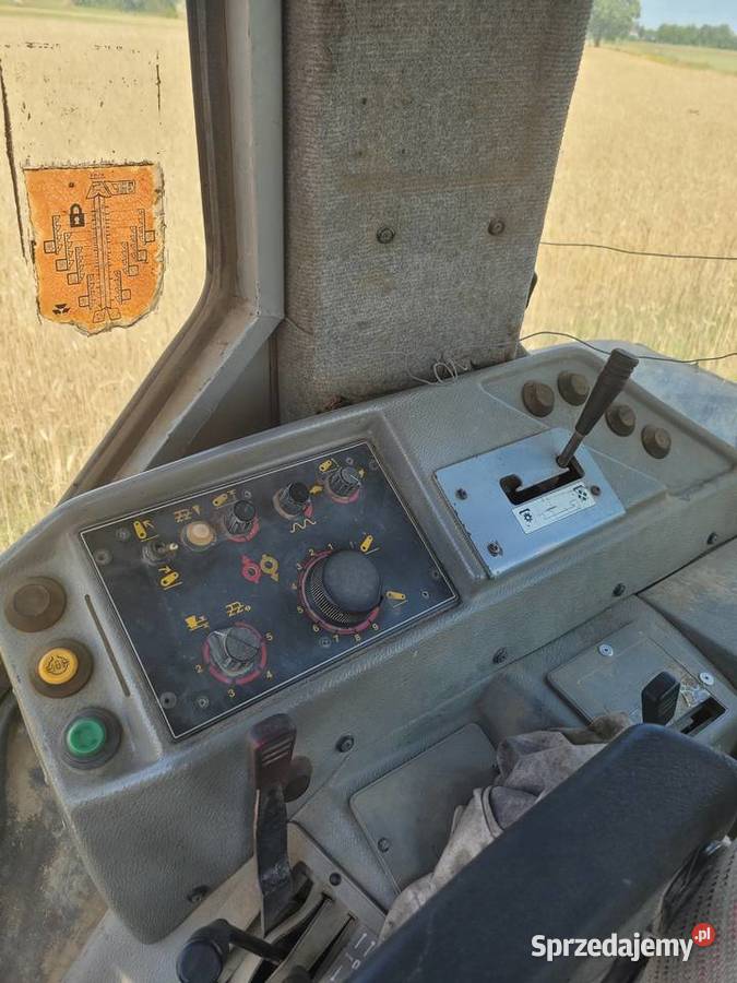 Ciągnik Massey Ferguson 3075 Działyń