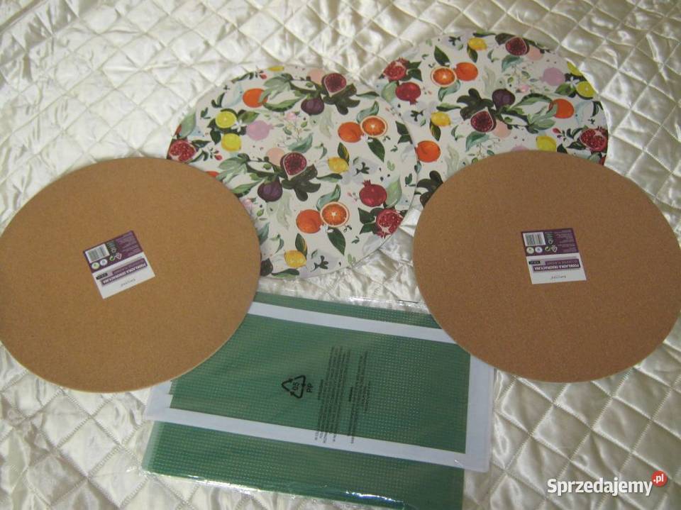 Podkładki dekoracyjne 4 i Maty do krojenia Baranowo sprzedam